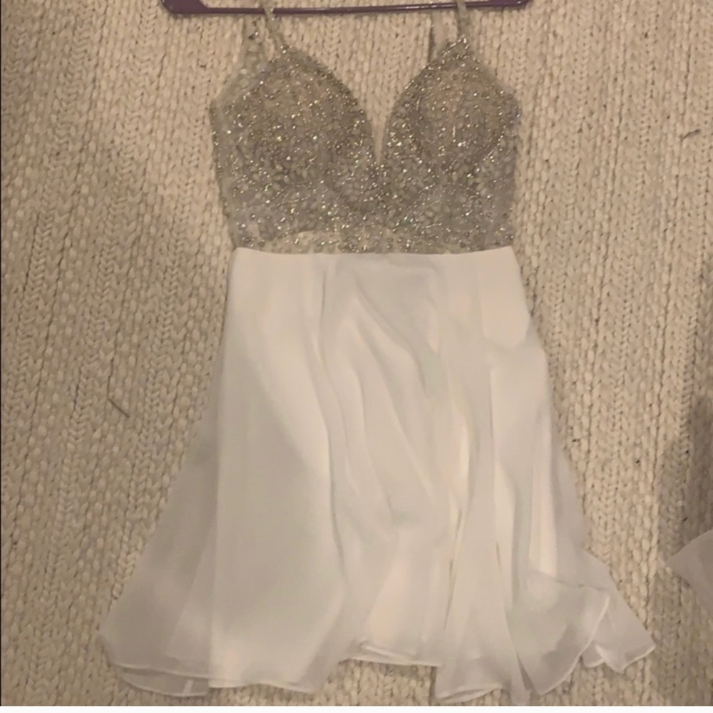 Stunning white jovani mini dress